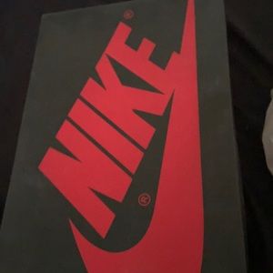 Meet your Posher, Romaine